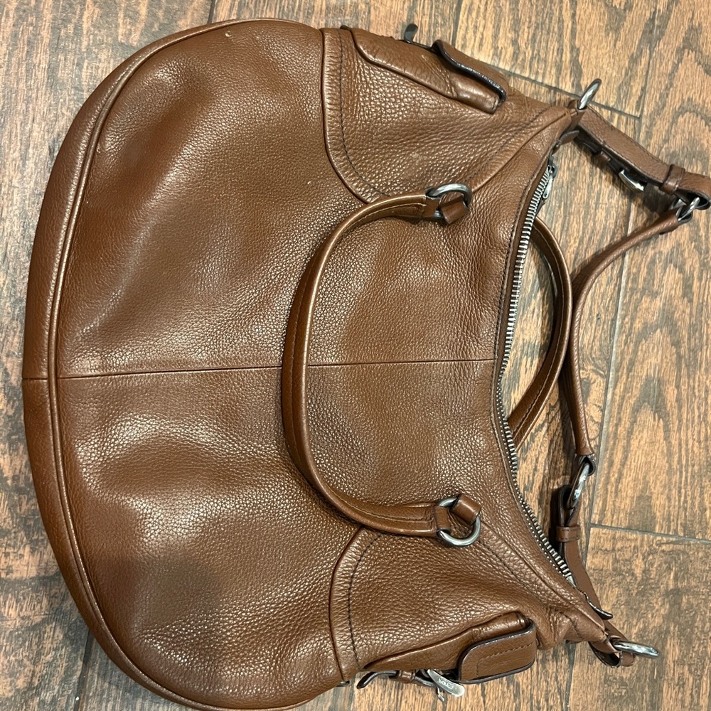 Authentic Prada Leather Women's Bag - image 5